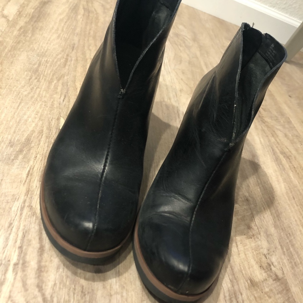 Korks booties - Picture 2 of 2